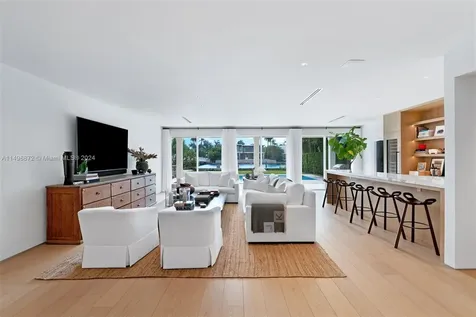 2770 Sunset Drive Miami Beach FL 33140
