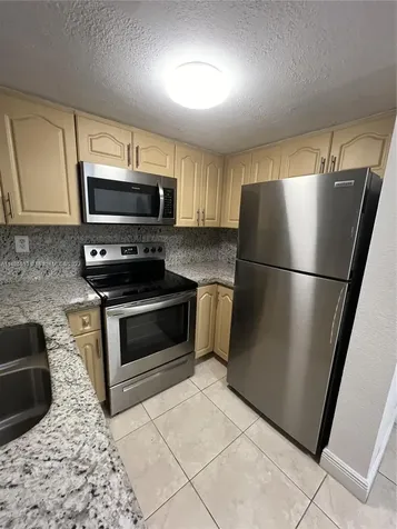 8660 NW 6th Lane Miami FL 33126