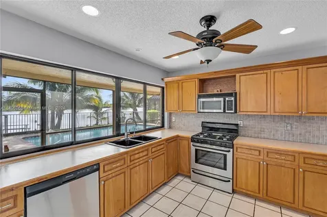 4060 NW 120th Way Sunrise FL 33323