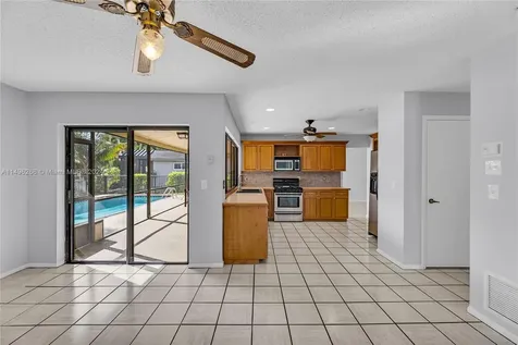 4060 NW 120th Way Sunrise FL 33323