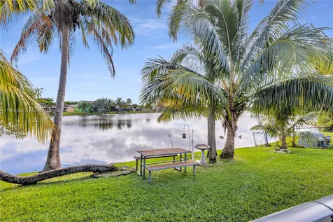 4060 NW 120th Way Sunrise FL 33323