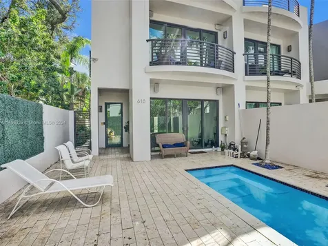 610 NE 14th Avenue Fort Lauderdale FL 33304