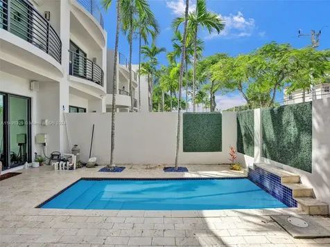 610 NE 14th Avenue Fort Lauderdale FL 33304