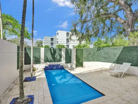 610 NE 14th Avenue Fort Lauderdale FL 33304