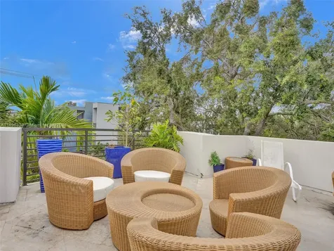 610 NE 14th Avenue Fort Lauderdale FL 33304