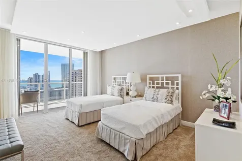19500 Turnberry Way Aventura FL 33180
