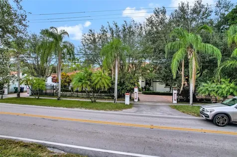 5750 SW 67th Avenue South Miami FL 33143