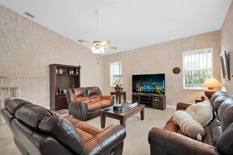 5750 SW 67th Avenue South Miami FL 33143