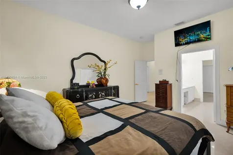 5750 SW 67th Avenue South Miami FL 33143
