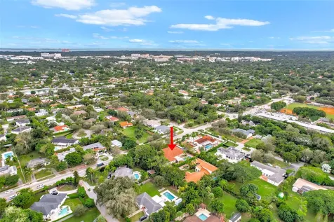 5750 SW 67th Avenue South Miami FL 33143