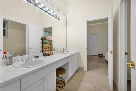 5750 SW 67th Avenue South Miami FL 33143