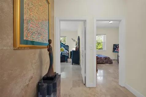 5750 SW 67th Avenue South Miami FL 33143
