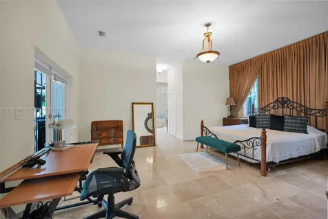 5750 SW 67th Avenue South Miami FL 33143