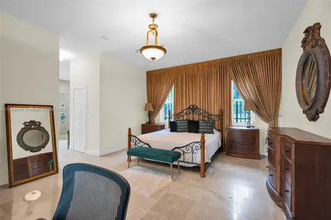 5750 SW 67th Avenue South Miami FL 33143