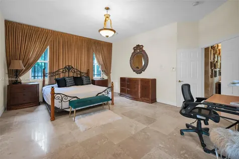 5750 SW 67th Avenue South Miami FL 33143
