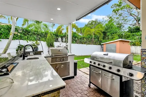 5750 SW 67th Avenue South Miami FL 33143