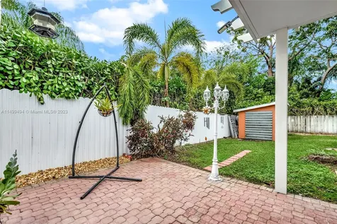 5750 SW 67th Avenue South Miami FL 33143