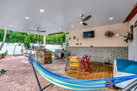 5750 SW 67th Avenue South Miami FL 33143