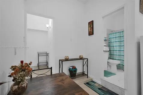 5750 SW 67th Avenue South Miami FL 33143