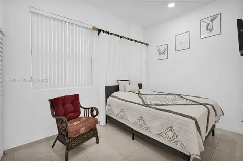 5750 SW 67th Avenue South Miami FL 33143