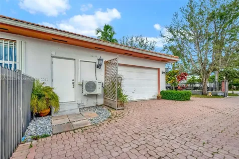 5750 SW 67th Avenue South Miami FL 33143