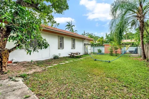 5750 SW 67th Avenue South Miami FL 33143