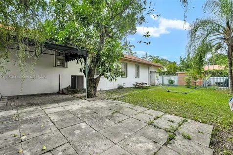 5750 SW 67th Avenue South Miami FL 33143