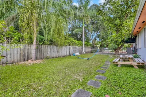 5750 SW 67th Avenue South Miami FL 33143
