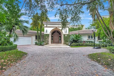 61 Camden Court Bal Harbour FL 33154