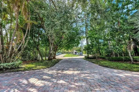 61 Camden Court Bal Harbour FL 33154
