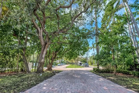 61 Camden Court Bal Harbour FL 33154