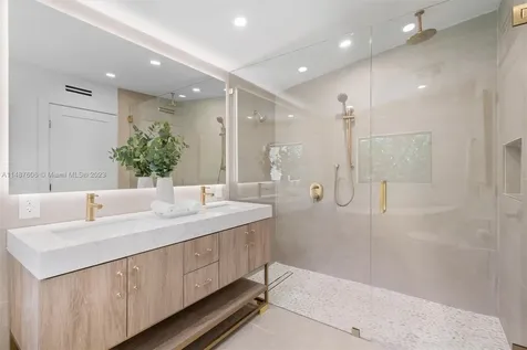 754 W 51st Street Miami Beach FL 33140