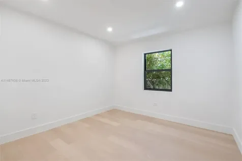 754 W 51st Street Miami Beach FL 33140