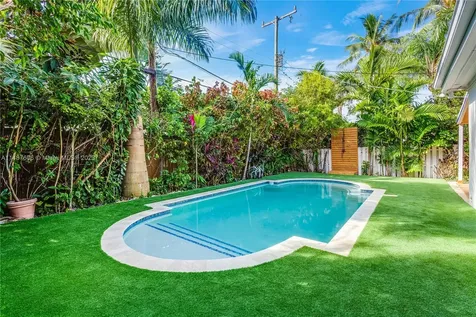 754 W 51st Street Miami Beach FL 33140