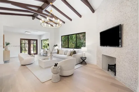 754 W 51st Street Miami Beach FL 33140