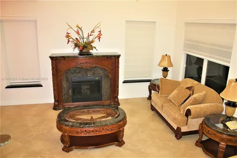 1173 NW 184th Terrace Pembroke Pines FL 33029