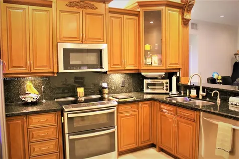 1173 NW 184th Terrace Pembroke Pines FL 33029