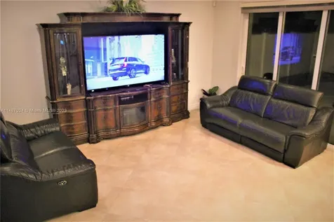 1173 NW 184th Terrace Pembroke Pines FL 33029