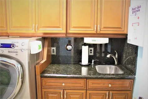 1173 NW 184th Terrace Pembroke Pines FL 33029