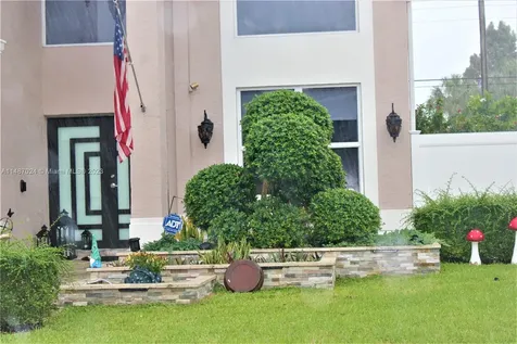 1173 NW 184th Terrace Pembroke Pines FL 33029