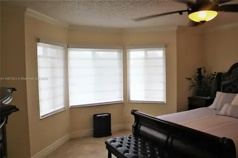 1173 NW 184th Terrace Pembroke Pines FL 33029