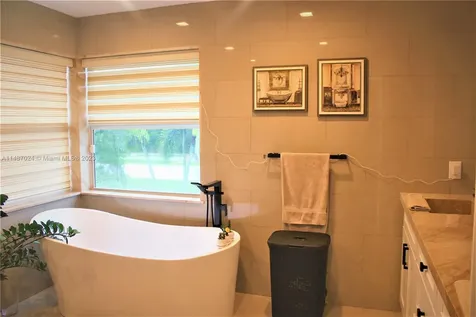 1173 NW 184th Terrace Pembroke Pines FL 33029