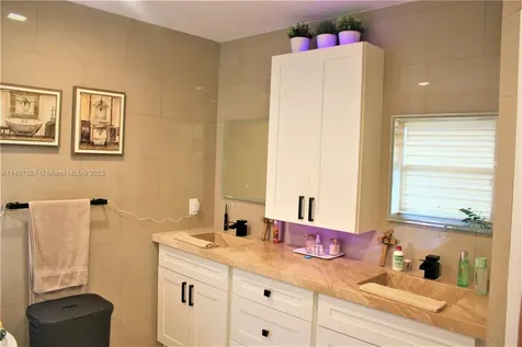 1173 NW 184th Terrace Pembroke Pines FL 33029