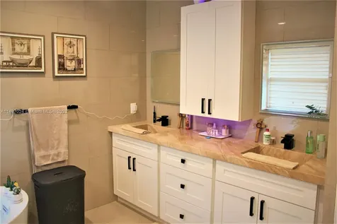 1173 NW 184th Terrace Pembroke Pines FL 33029