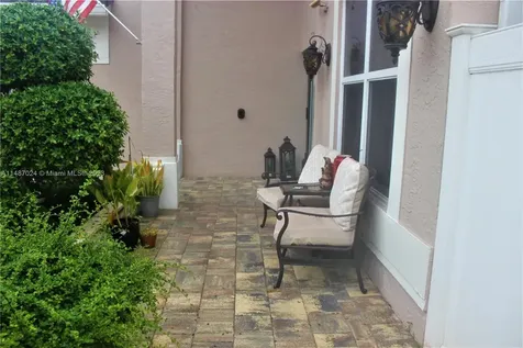 1173 NW 184th Terrace Pembroke Pines FL 33029