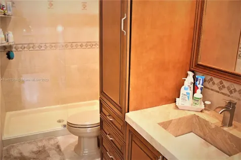 1173 NW 184th Terrace Pembroke Pines FL 33029