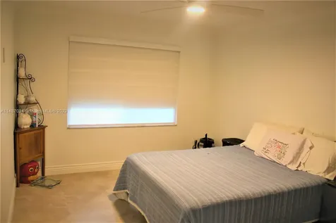 1173 NW 184th Terrace Pembroke Pines FL 33029