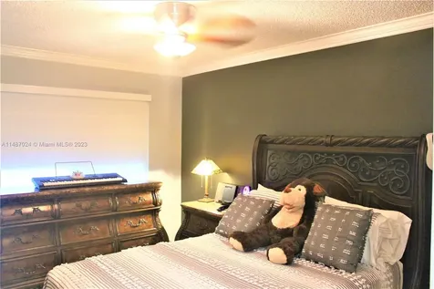 1173 NW 184th Terrace Pembroke Pines FL 33029