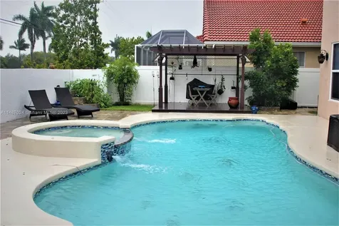 1173 NW 184th Terrace Pembroke Pines FL 33029