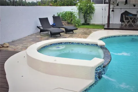1173 NW 184th Terrace Pembroke Pines FL 33029